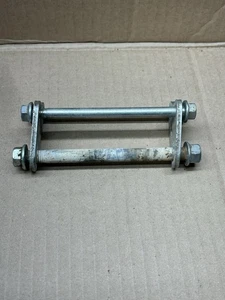 Honda CRF 250R 2018-2021 OEM soportes inferiores de montaje del motor pernos suspensión 2019 2020 - Imagen 1 de 7