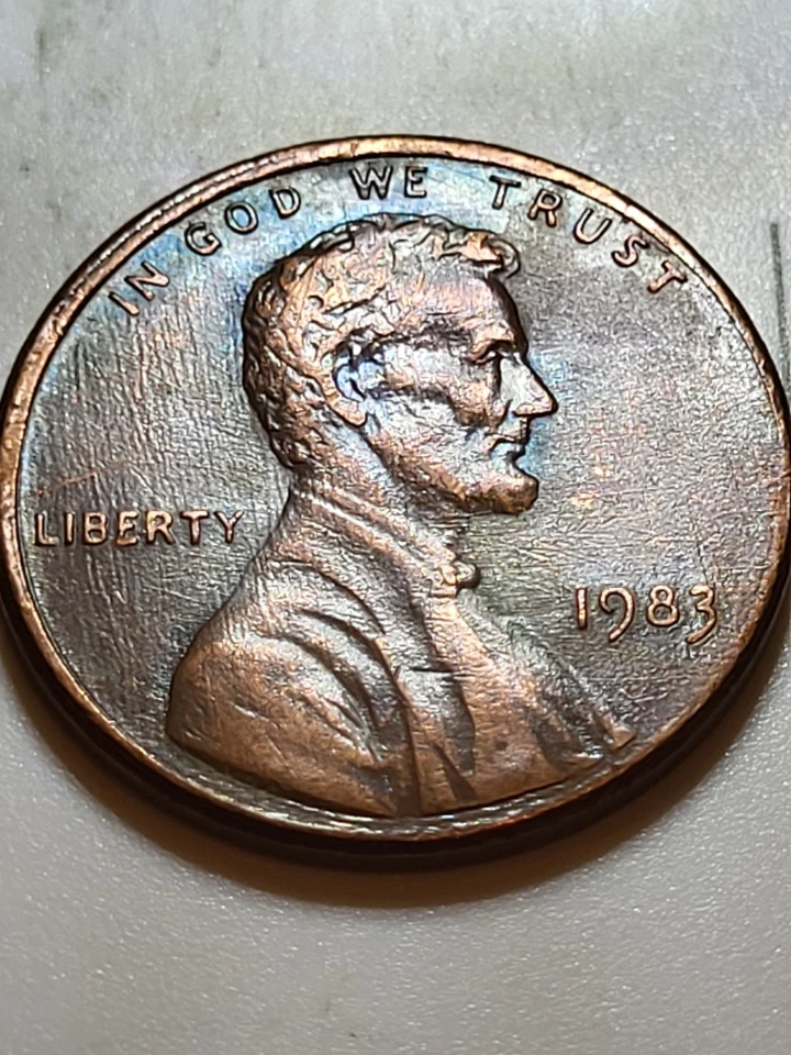 1983 DOUBLED DIE REVERSE LINCOLN CENT DOUBLE DDR ERROR- "ONE CENT" - Image 1 of 4