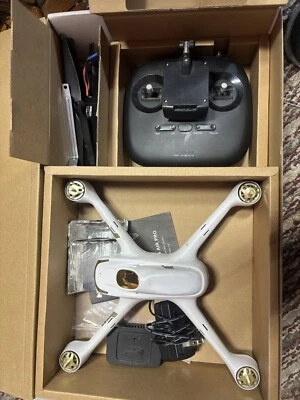 Hubsan 501 Nuevo En Caja Usado Una Vez Con Un Cargador de Batería 1080pcámara .$200obo Foto 1 de 3