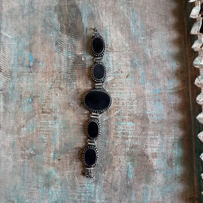 Pulsera de mano negra plegable de latón hecha a mano antigua de colección para mujer Foto 1 de 4