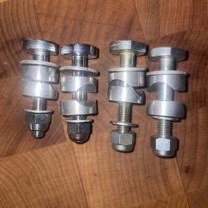 Cuatro (4) pernos de freno de tracción central de colección NOS • Dos de 42 mm y 38 mm cada uno. (NJ) - Imagen 1 de 3