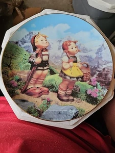 Danbury Mint M J  Hummel Collector's Plate "Little Explorers" Little Companions - Picture 1 of 3