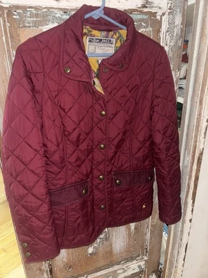 Chaqueta Acolchada Tom Joules - Rojo Borgoña con Forro Floral (Talla US 6 / UK 10) Foto 1 de 4