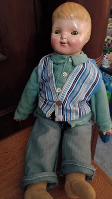 Boneca vintage composição cabeça/pano corpo menino olhos S cabelo moldado 17 polegadas - Imagem 1 de 4