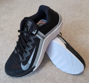 Size 10 - Nike Metcon 6 Cross Training Black/Light Smoke Grey-White CK9388 010 - Picture 1 of 10