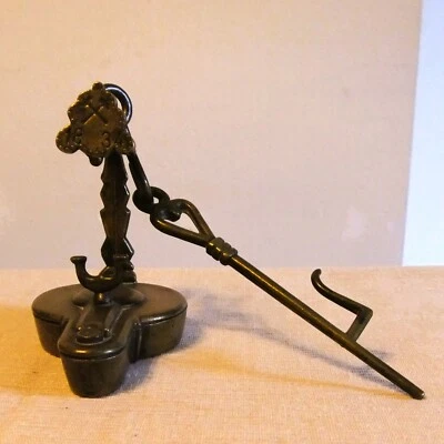 ANCIENNE BOUGIE EN BRONZE FONDU DE 1834 - Photo 1/4