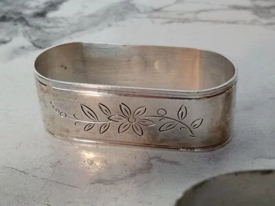 古董丹麦银餐巾戒指 "JN" 首字母雕刻,d. 1932 — 第 1/2 张图片