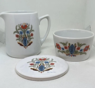 Vintage Berggren Porcelain Creamer, Sugar Bowl  & Coaster Folk Art Flowers 1960s Foto 1 de 4
