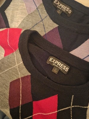 Lote de 2 suéteres masculinos Express L Argyle lã merino - Imagem 1 de 4