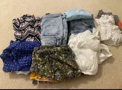 Lot Of  10-12 Year Old Girls Summer Clothes. 23 Items - Image 1 of 4