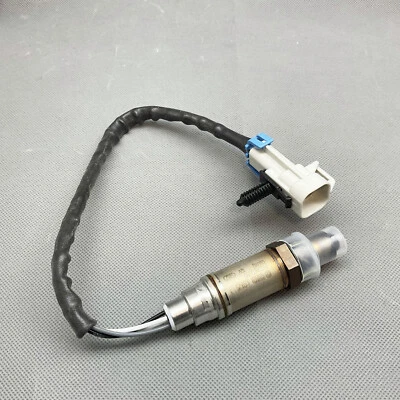 OE Bosch Oxygen Sensor 15200 For Chevrolet Silverado Suburban 1500 2500 3500 - Image 1 of 4