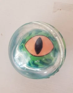 Vintage Rare Floating Green Lizard Reptile Monster Eye Plastic Ball Toy - Picture 1 of 4