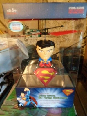 Superman Control de Movimiento RC Flying Superman - Edades 8+ NUEVO Foto 1 de 3