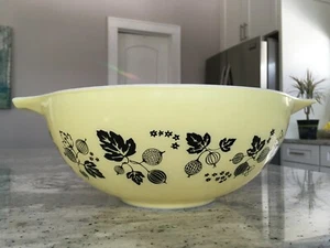 Cuenco mezclador vintage Pyrex #444 grosella 4 cuartos Cenicienta amarillo negro - Imagen 1 de 11