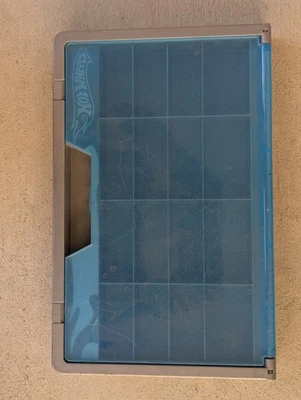 Vitrina de almacenamiento de montaje en pared para 16 autos Hot Wheels 2006 azul plateado/gris Mattel Foto 1 de 3