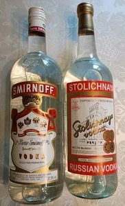 2 Flaschen alter Wodka- Smirnow + Stolichnaja/ Bild 1 - Bild 1 von 4