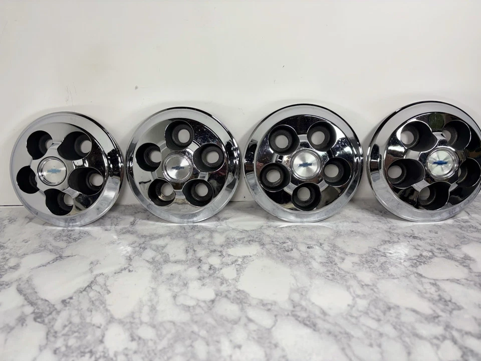 1969-1970 Chevrolet Chevelle Camaro Nova GM Accessory # 993804 Four Bolt On Caps - Изображение 1 из 4