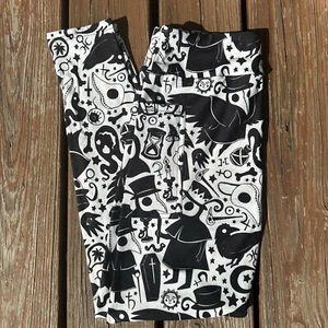 Halloween Women’s leggings, Pocket leggings, PS,TC , ultra soft leggings, Crow - Picture 1 of 4