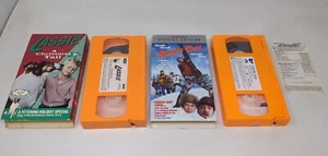 Lassie Christmas Tail & Snow Day Nickelodeon Orange VHS Cassette Tape Lot - Picture 1 of 10