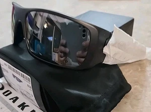 🔥 New Oakley CRANKSHAFT POLARIZED Sunglasses | Matte Black / Black Iridium Lens - Picture 1 of 8
