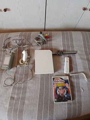 Nintendo Wii NTSC Console - Bianca (RVLSWFSP) - Immagine 1 di 4