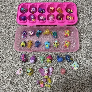 35 Hatchimals Hatchlings Sammlerstücke Mini Figuren ROSA Halter & Zubehör - Bild 1 von 11