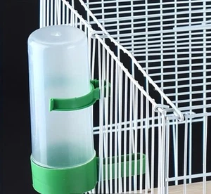 2x Green Bird Water Bottle. Canarys Finchs Budgies Doves - Picture 1 of 2