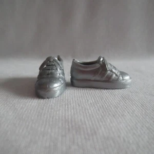 NEW! 2022 Barbie Space Discovery Stacie Doll Silver Sneakers Shoes Clothing - Picture 1 of 2