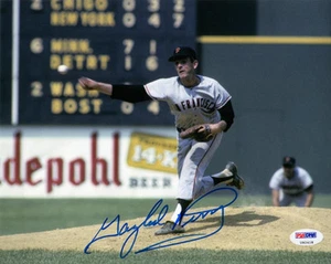 GAYLORD PERRY SIGNED AUTOGRAPHED 8x10 PHOTO SAN FRANCISCO GIANTS PSA/DNA - Picture 1 of 2