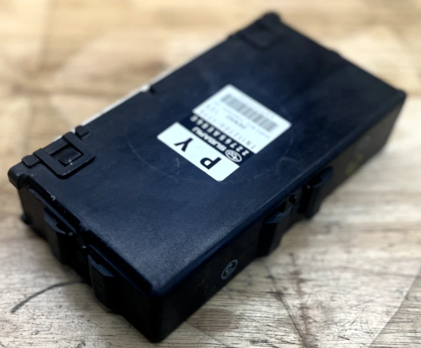 Módulo de control informático motor ECM Subaru Legacy 2013-14 ECU PCM 22765AE06C Foto 1 de 4