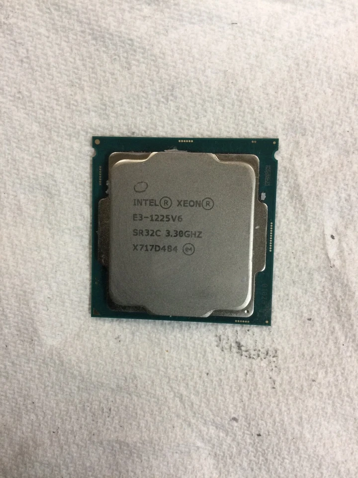 Intel Xeon E3-1225V6 3.3 GHz SR32C 4-Cores CM8067702871024 - Image 1 of 1