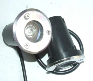 LED TECHNOLOGIE SCHEINWERFER 12 VOLT TRITTLICHT IP68 1 LED 1 WATT WARMES LICHT  - Bild 1 von 1