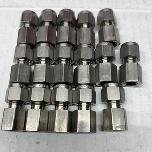 New Swagelok SS-400-7-2 ,,1/4 x 1/8 Female NPT - Picture 1 of 2
