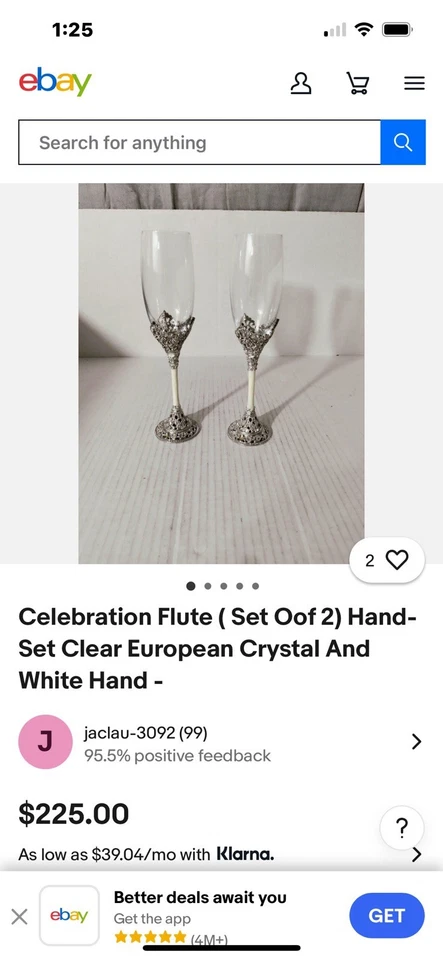 Hermosas flautas de champán de cristal hechas a mano y cuchillo y espátula para pasteles de boda Foto 1 de 3