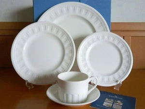 WEDGWOOD Colosseum Collection – Cup & Saucer Pair and Mixed Plates Set, Unused - Picture 1 of 20