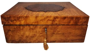 MID-19TH C AMERICAN ANTIQUE FIGURED MAPLE BOX, W/BROCADE VELVET LINER, LID, KEY - Picture 1 of 18