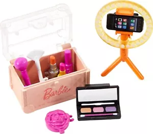 Barbie Puppe und Haus Zubehör Set mit Make-up und Telefon 12 Stück - Bild 1 von 3