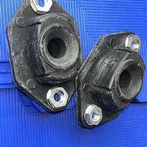 Soporte de puntal de amortiguador inferior trasero BMW GENUINO 33526768544 para BMW E46 E90 E91 E92 E71 - Imagen 1 de 24