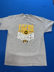 University Of Missouri Tigers Soccer  Mizzou T-Shirt Adult Men Size L  - Picture 1 of 2