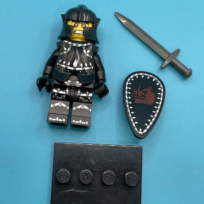 Lego Series 7 Evil Knight Minifigure 8831 - Image 1 of 4