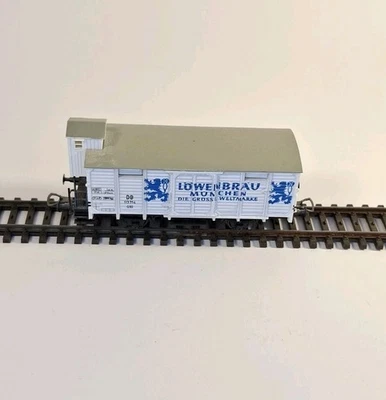 Liliput h0  215? gedeckter Güterwagen "Löwenbräu München", DB - Bild 1 von 4