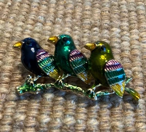 Three Birds/Gold Tone Enameled Brooch Pin - Picture 1 of 6