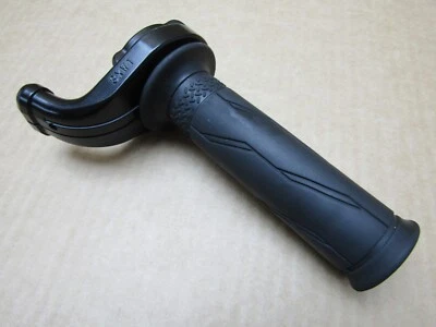 Empuñadura del acelerador derecho Yamaha YZF R1M 2016 13.895 millas (13790) Foto 1 de 4