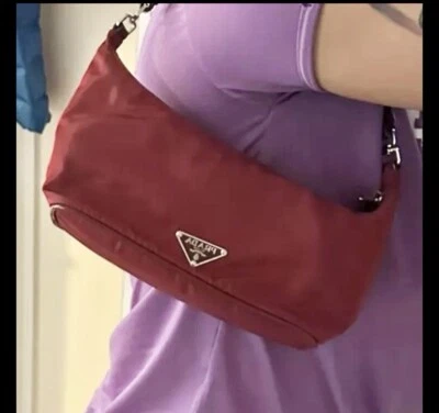 Cartera de Hombro Prada Reedición Nylon Y2K 2000 Baguette Boudreaux Roja Usada en Excelente Condición Foto 1 de 4