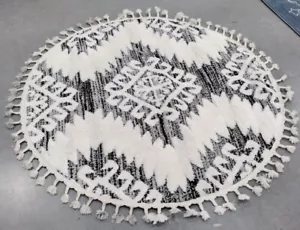 GREY 5'-3" X 5'-3" Round Back Stain Rug, Reduced Price 1172714633 MTS652F-5R - Picture 1 of 4