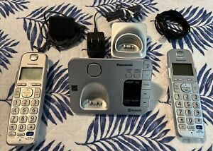 Panasonic KX-TGE260 Bluetooth Phone System with 2 Handsets (White & Silver Trim)