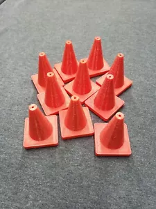Red Cones 1/10 Scale RC 10pcs LOSI AXIAL HPI Sprint Drift Crawler Traxxas DR10 - Picture 1 of 4