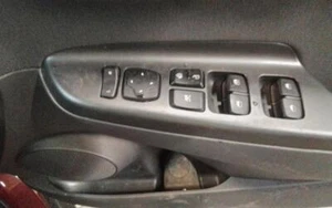 ELEKTRISCHER FENSTERHEBERSCHALTER AB 17 HYUNDAI KONA GDI SE CONNECT RH VORNE - 12322499 - Bild 1 von 1