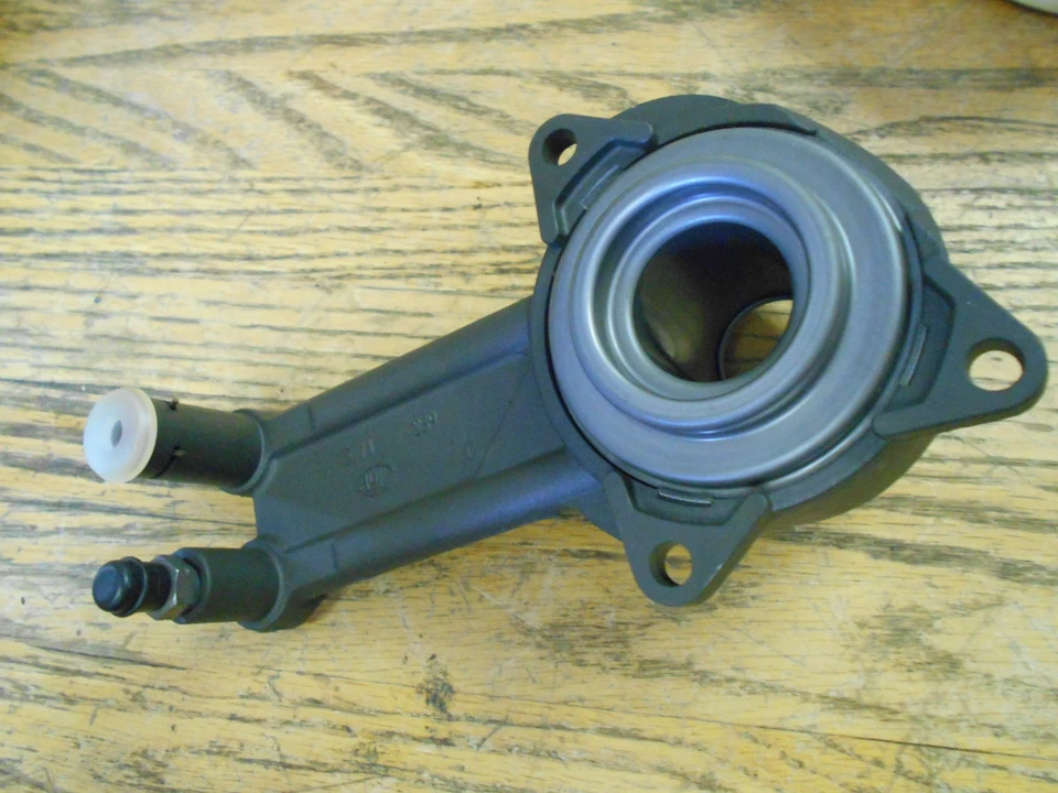 NOS 2000 01 02 03 04 FORD FOCUS EMBREAGEM CILINDRO ESCRAVO - Imagem 1 de 3