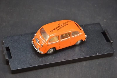 GIOCHER 1/43 FIAT 600 MULTIPLA ESPOSIZIONE CARASSONESE DIE CAST VINTAGE - Immagine 1 di 4